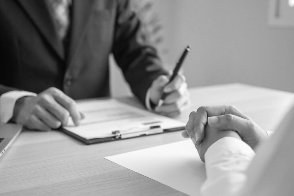 Entretien préalable pour un licenciement pour faute grave entre employeur et salarié