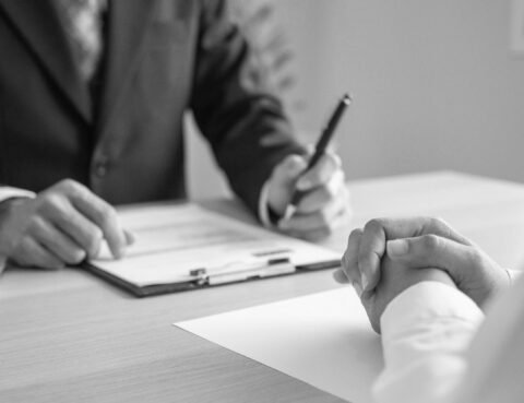 Entretien préalable pour un licenciement pour faute grave entre employeur et salarié
