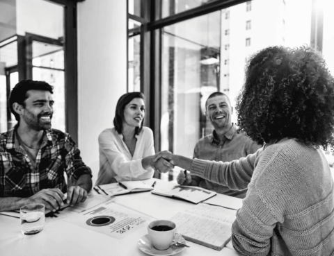 Signature d’un bail commercial entre un bailleur et un locataire professionnel