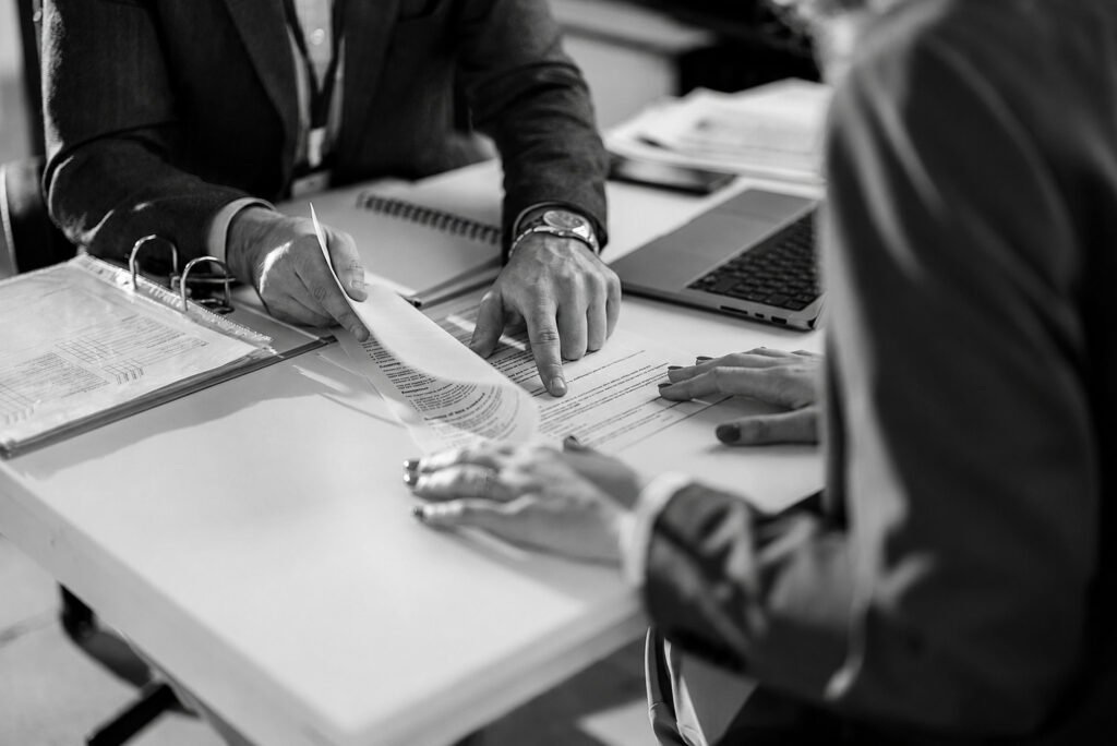 Échanges entre un salarié et un avocat pour prouver un harcèlement moral au travail